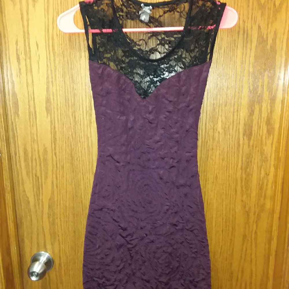Small , lace back dress